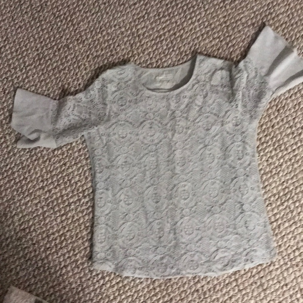 Women’s medium blouse